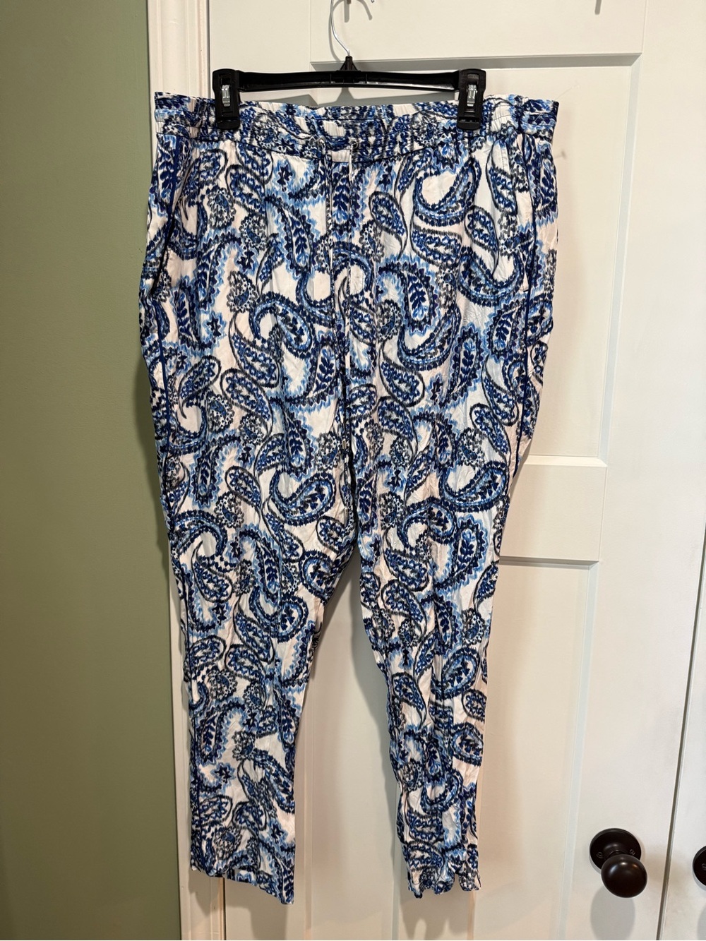 Ralph Lauren Blue and White Paisley Cropped Pull-On Pants